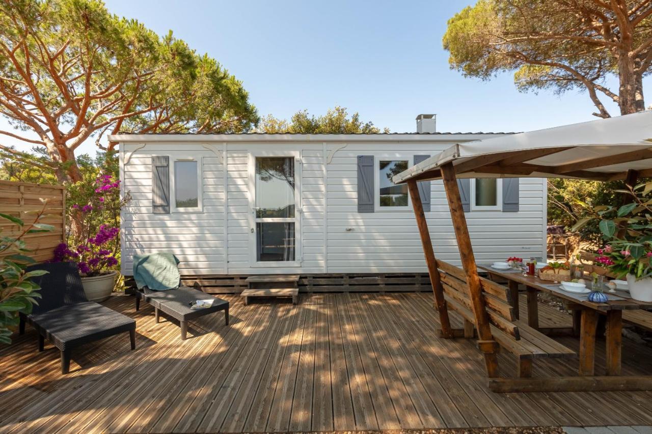 Holiday home L Arbousier, Mobil-home Vue Degagee Sur La Hyeres